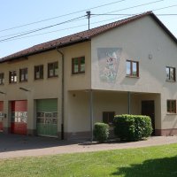 Feuerwehr und Gemeindehaus in Hundheim